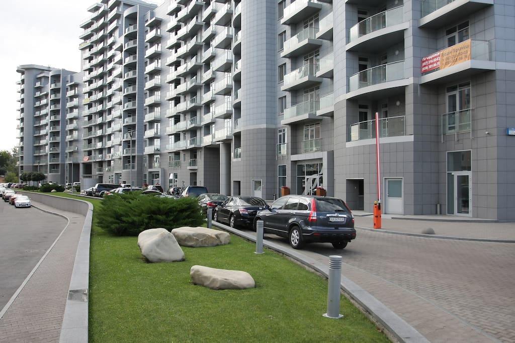 Apartments Raisy Okipnoi Kyiv Exterior foto