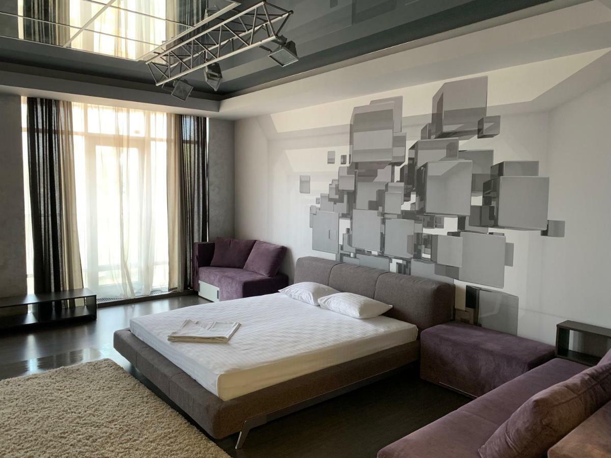 Apartments Raisy Okipnoi Kyiv Exterior foto